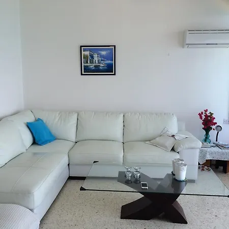 Mourayio Apartment Pomos