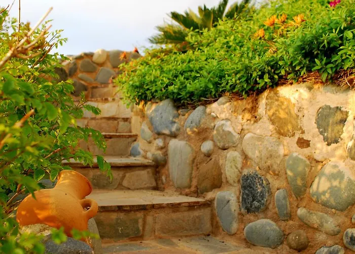 Апартаменты Mourayio Помос